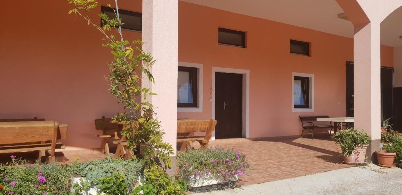 ياستريبارسكو Klet Jana Bed & Breakfast المظهر الخارجي الصورة