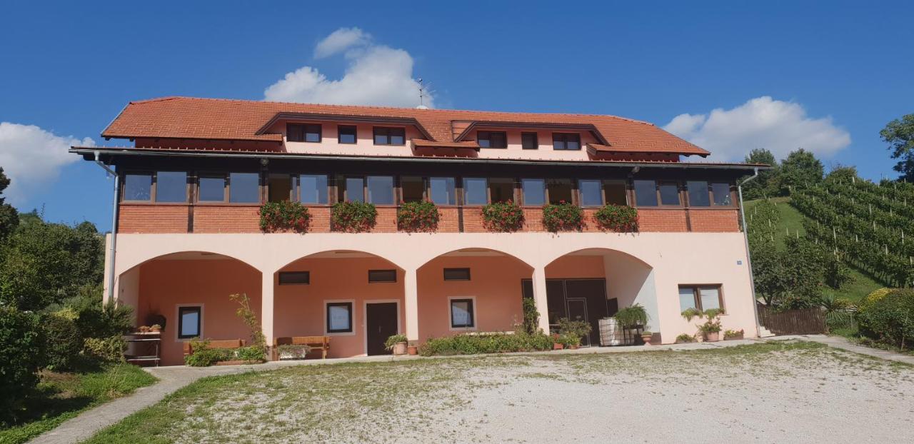 ياستريبارسكو Klet Jana Bed & Breakfast المظهر الخارجي الصورة