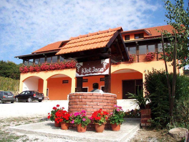 ياستريبارسكو Klet Jana Bed & Breakfast المظهر الخارجي الصورة