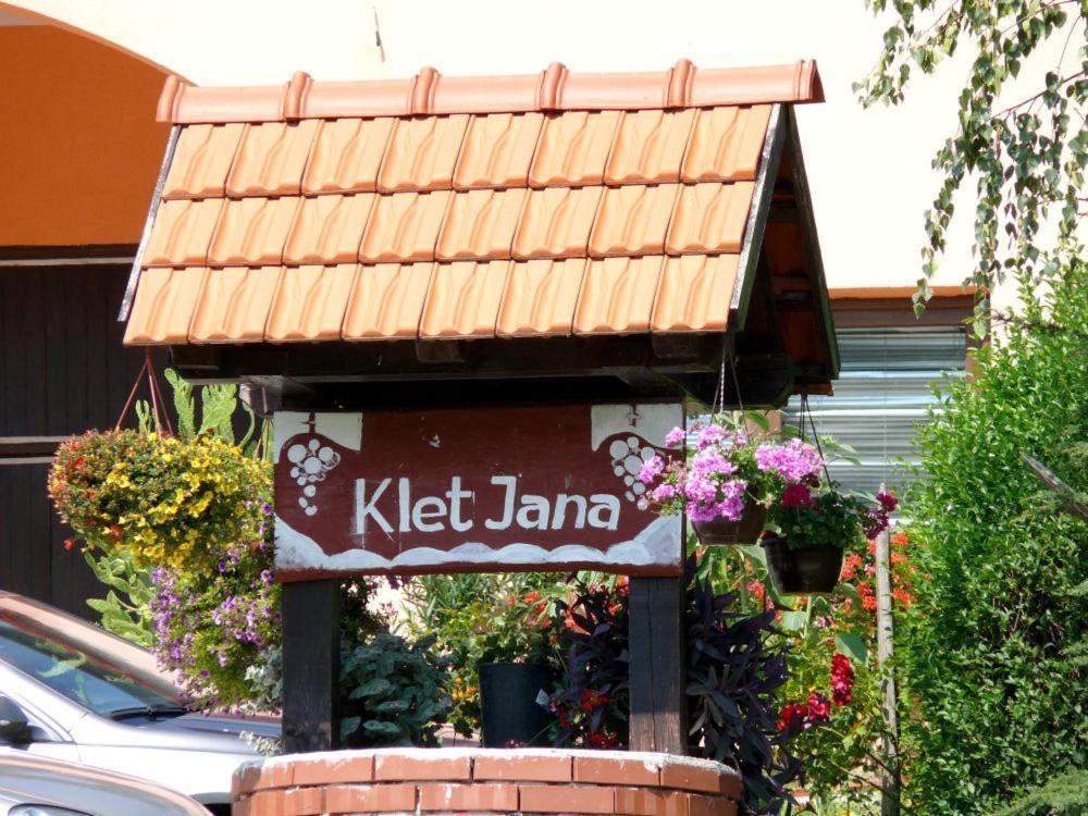 ياستريبارسكو Klet Jana Bed & Breakfast المظهر الخارجي الصورة