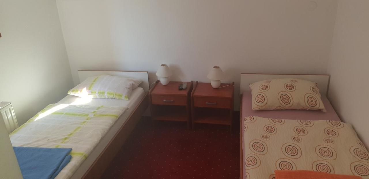 ياستريبارسكو Klet Jana Bed & Breakfast المظهر الخارجي الصورة